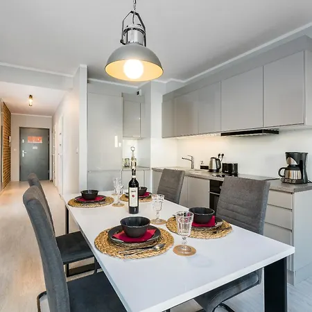 Niedzialkowskiego By Renters 아파트 *